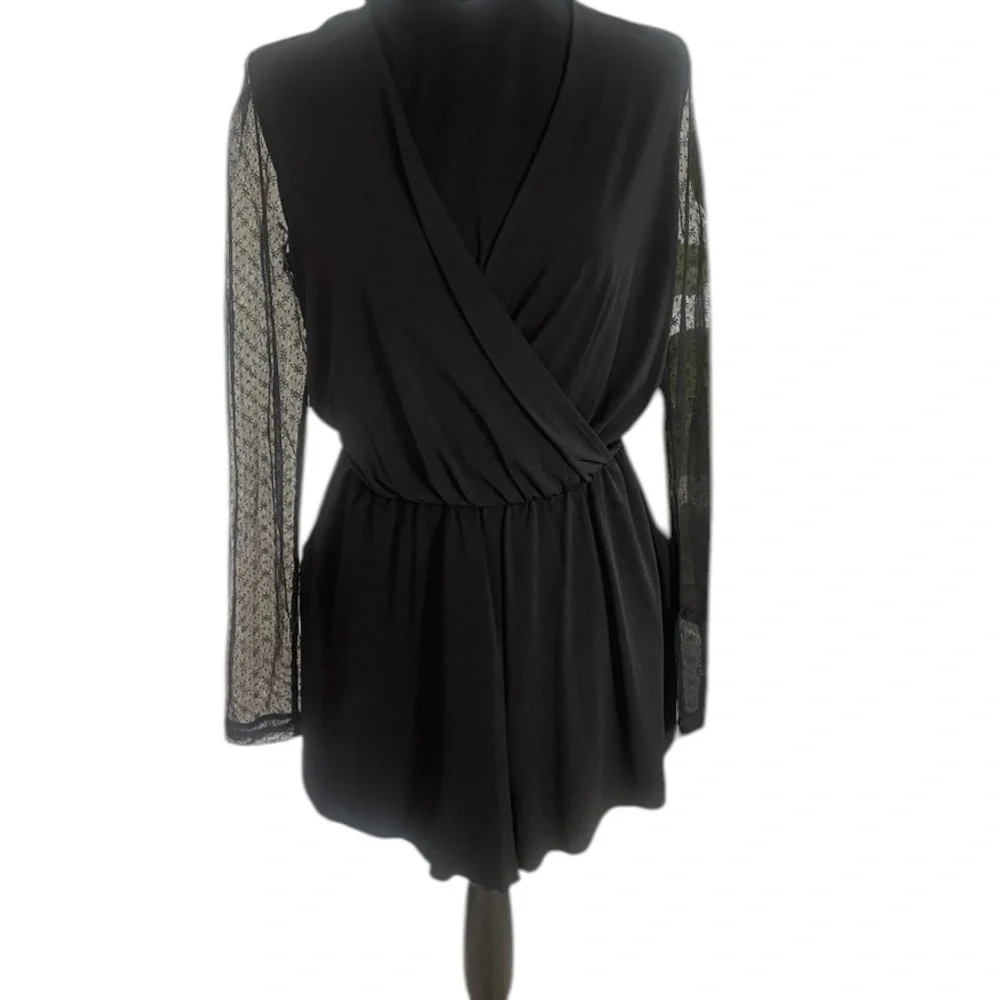 Black BCBG Lace sleeve relaxed fit romper, Jumpsuit,Draped, V neck,shorts, Small - Picture 8 of 8